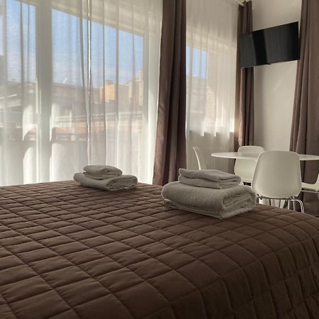 Quintino Sella Rooms Bari Bagian luar foto