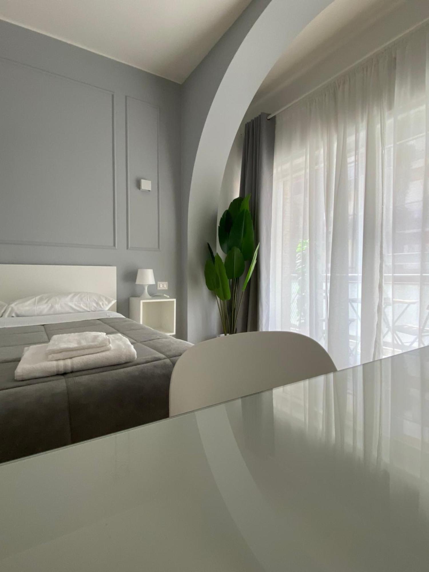 Quintino Sella Rooms Bari Bagian luar foto