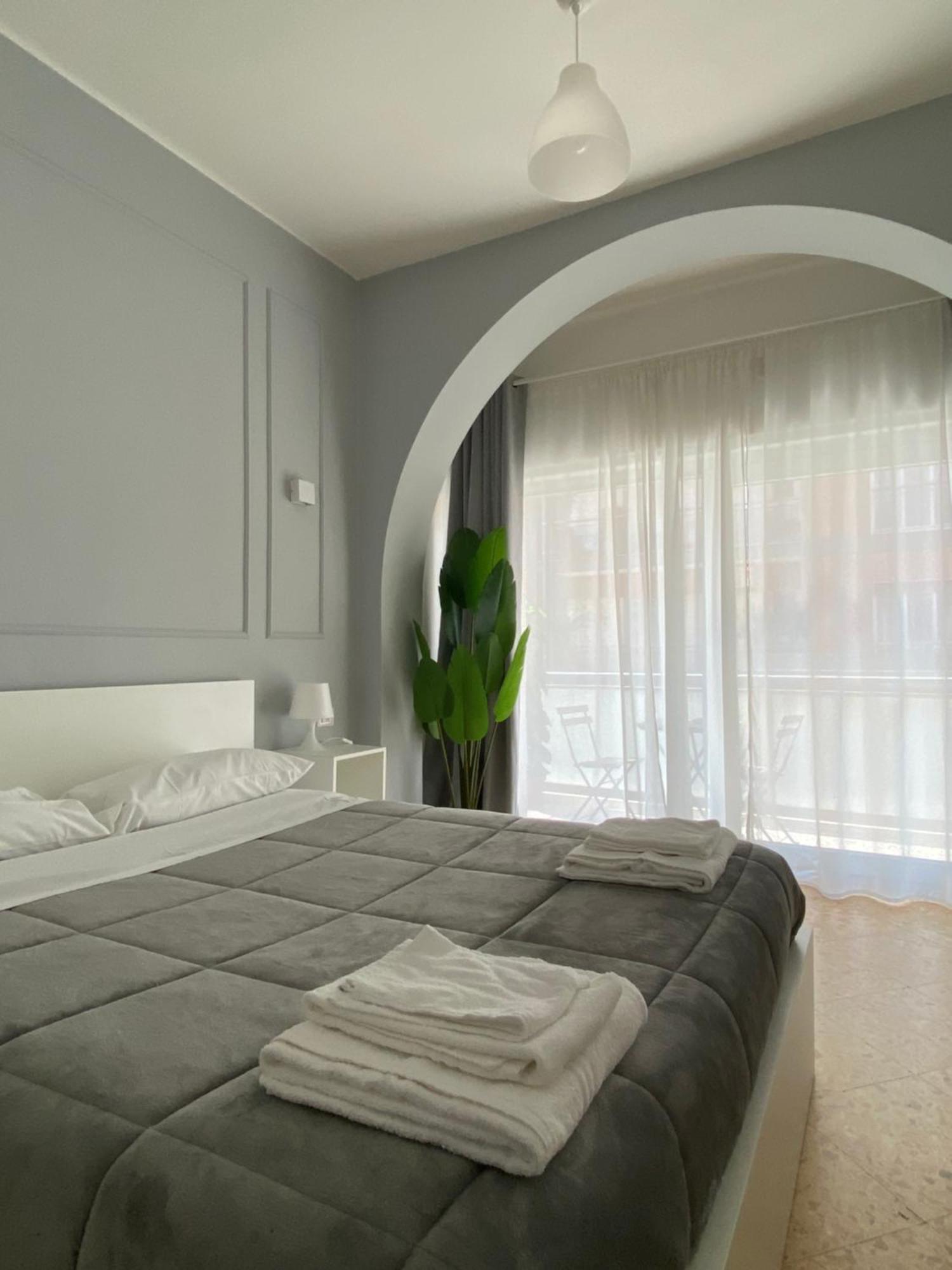 Quintino Sella Rooms Bari Bagian luar foto
