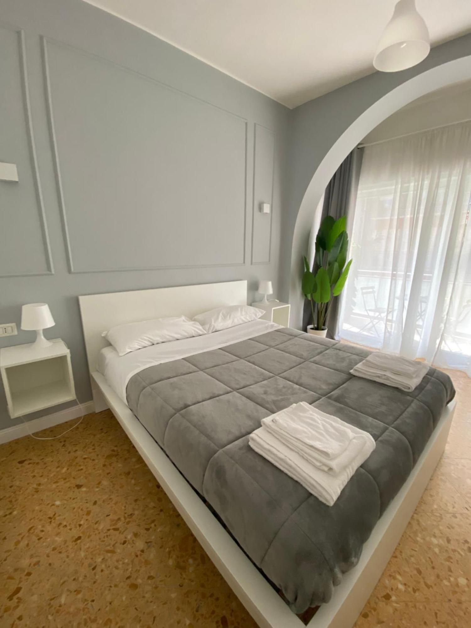 Quintino Sella Rooms Bari Bagian luar foto